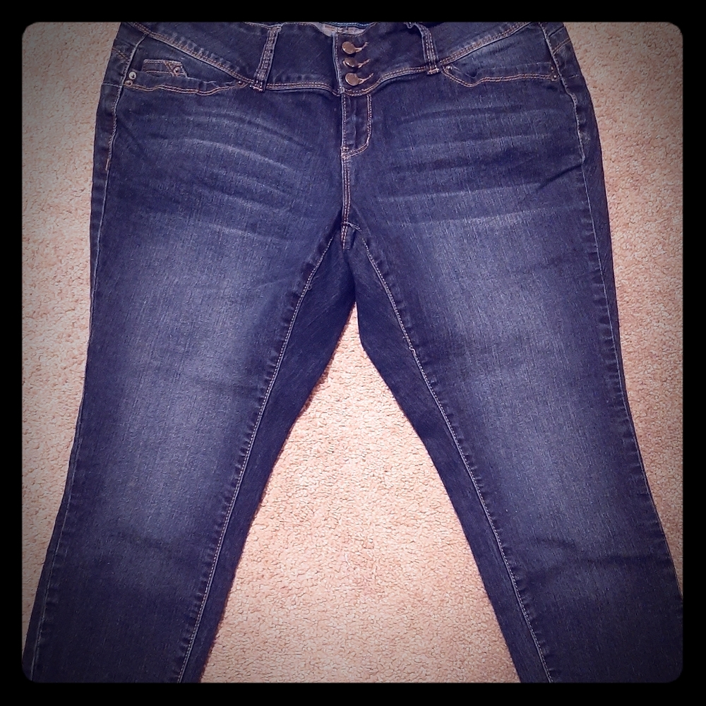'Wanna betta Butt' YMI Crop Jeggings